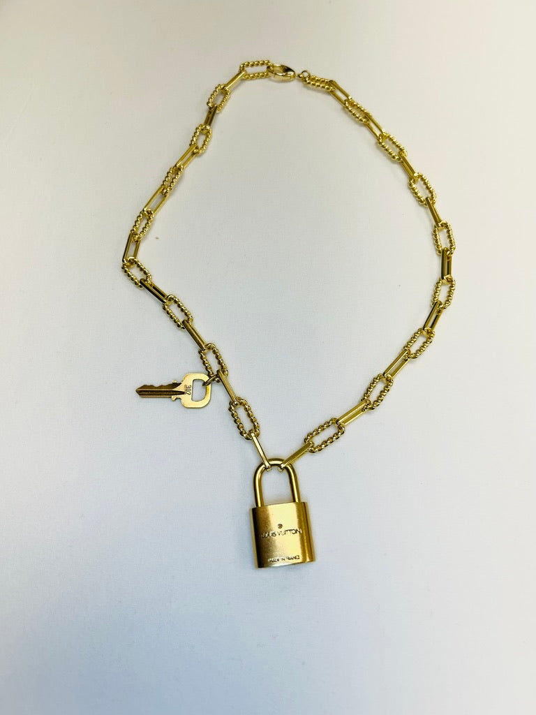 012- Authentic LV Lock Gold Polished Rope Necklace