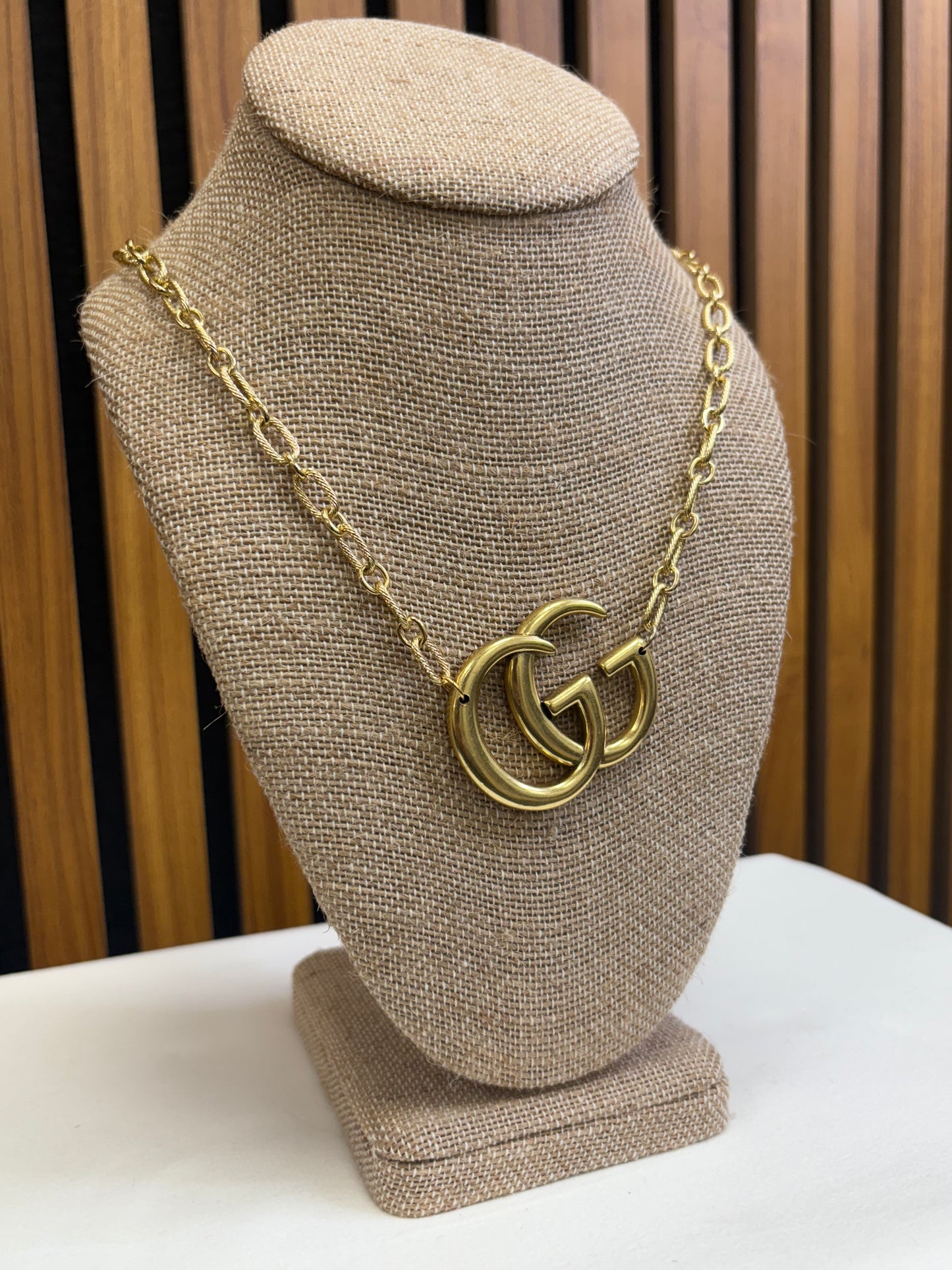 027- Authentic Gucci Gold Brooch Necklace